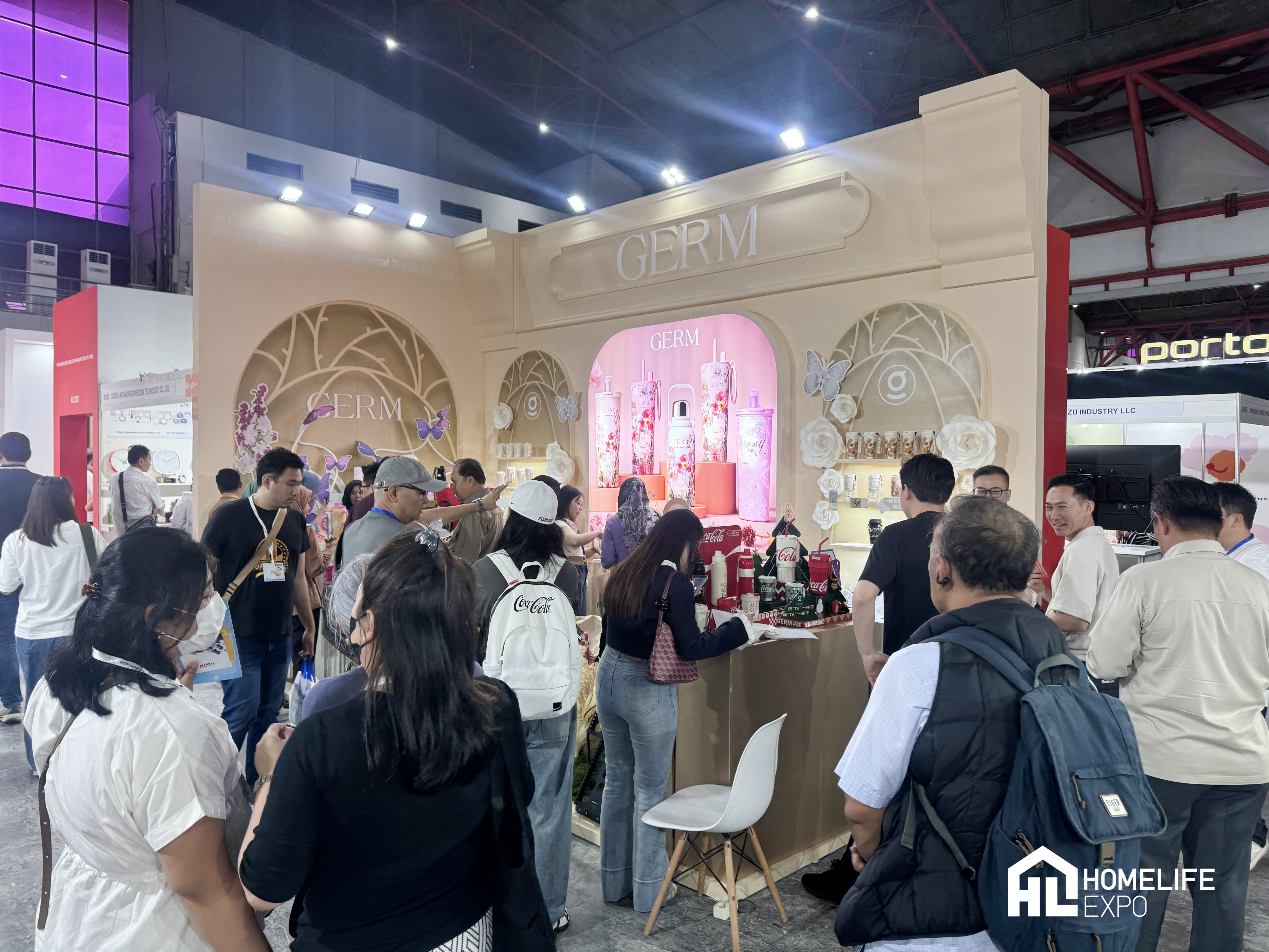 首日即爆！HOMELIFE印尼展盛大启幕，中印尼商贸“核心会客厅”客流、询单双飙升！